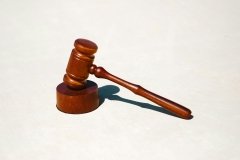 Задушив пенсіонерку заради грошей: жителю Луганщини винесли вирок за умисне вбивство й розбій